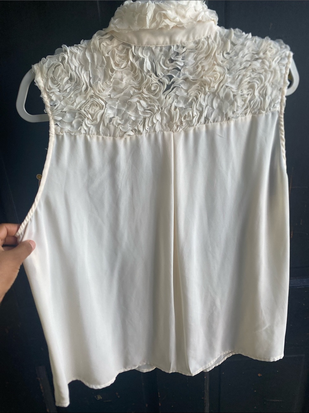 ECI Sleeveless Ivory Ruffle-Collar Button Front Blouse - Picture 7 of 15
